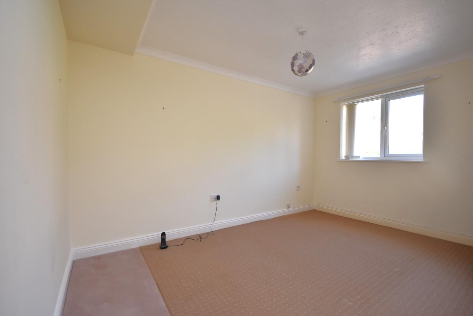 30 Alexandra Court, The Esplanade, Penarth, CF64 3LA